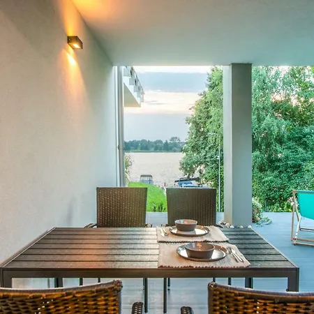 Mazurska 110 דירה